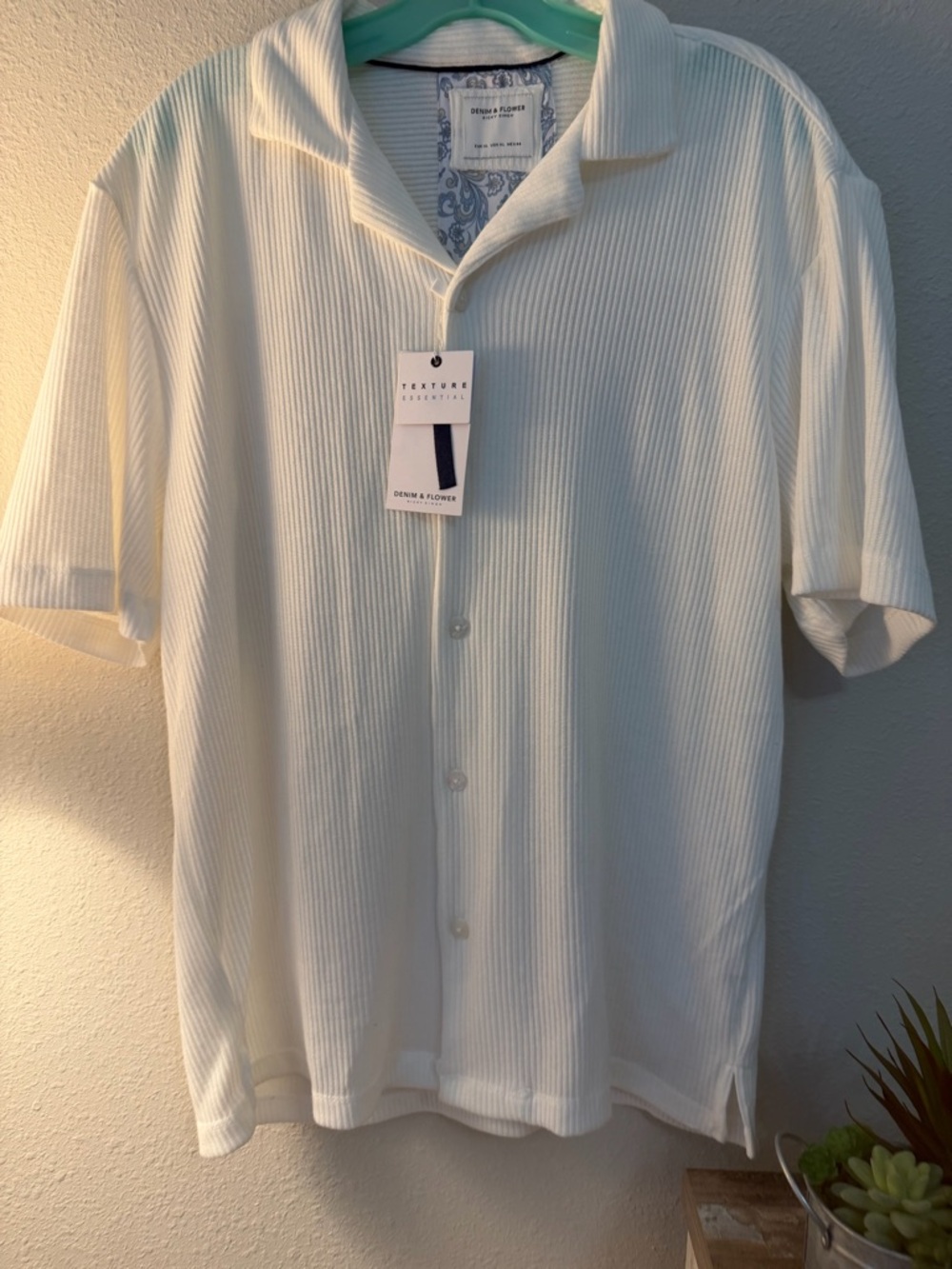 Denim & Flower Men's White Short-Sleeve Ribbed Button-Down Shirt - Picture 2 of 6